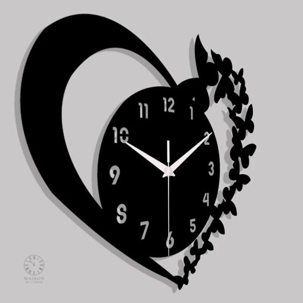 Horloge artistique en forme de cœur pour embellir vos murs