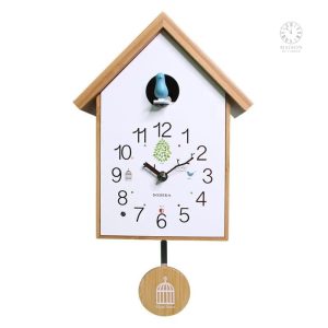 Horloge moderne Coucou avec aiguilles stylisées