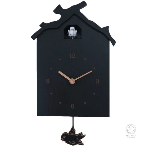 Coucou horloge avec un mécanisme silencieux et design unique