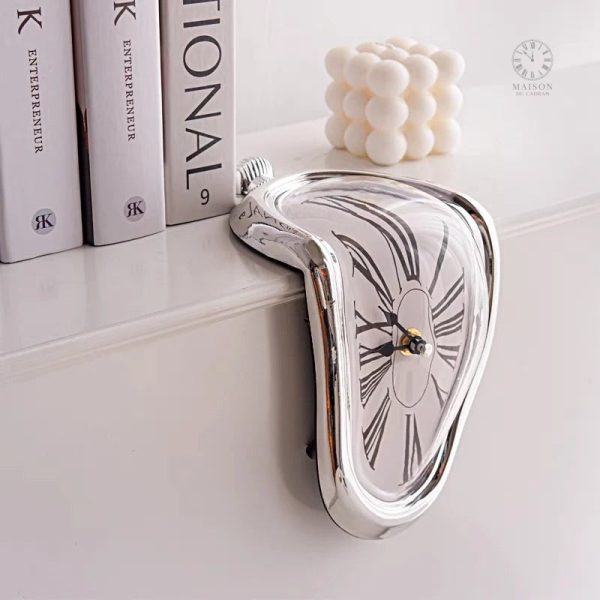Horloge Dali au style unique, pièce maîtresse murale