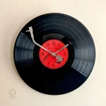 Horloge murale en vinyle pour les passionnés de musique
