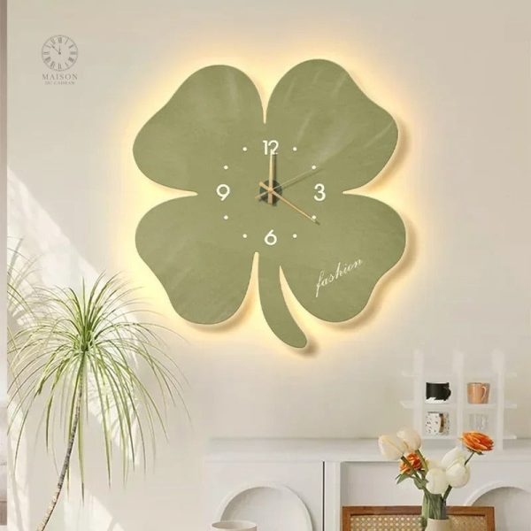Horloge décorative à thème floral pour maison élégante
