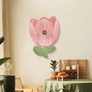 Horloge décorative avec motif floral, ambiance douce