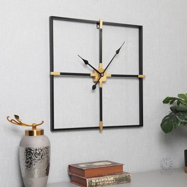 Horloge carrée avec chiffre lisible