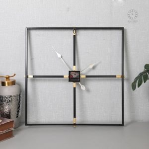 Horloge murale carrée au style contemporain