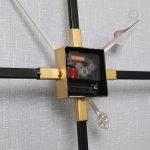 Horloge carrée minimaliste pour un look chic