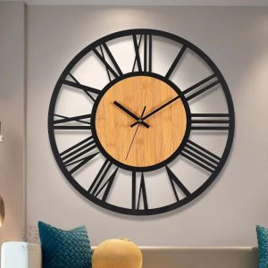 Grande horloge murale à chiffres romains