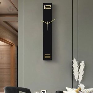 Horloge en bois avec finition naturelle et artisanale