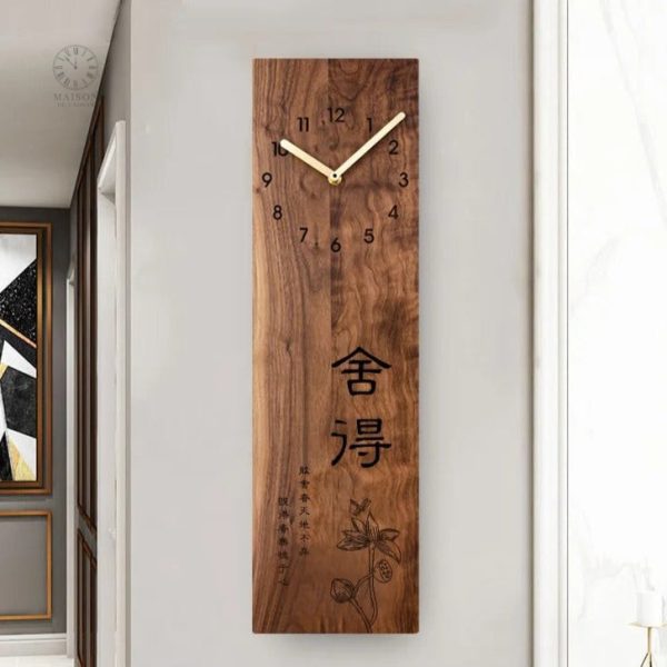 Horloge murale en bois au design élégant