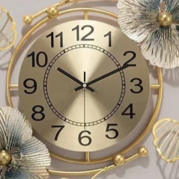 Horloge Murale de Luxe avec motifs floraux distinctifs