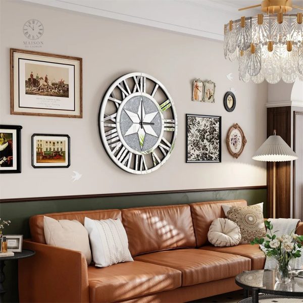 Horloge murale en miroir au design élégant