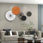 Grande horloge murale nordique au design élégant