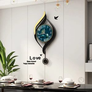 Horloge murale décorative pour un intérieur original