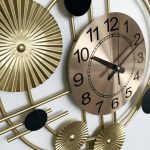 Horloge murale de luxe avec grand cadran