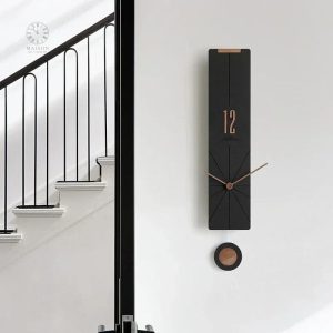 Horloge murale à balancier au design intemporel