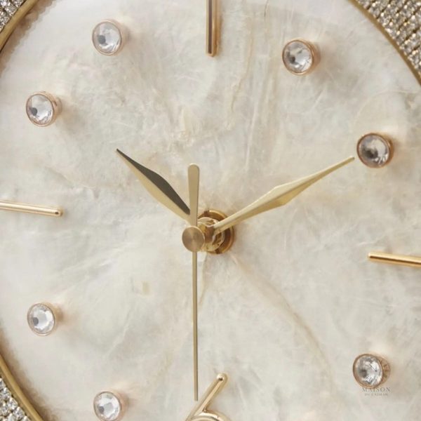 Horloge à Poser contemporaine, parfaite sur une étagère