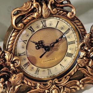Horloge à poser classique au design raffiné