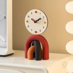 Horloge à poser design coloré moderne et élégant