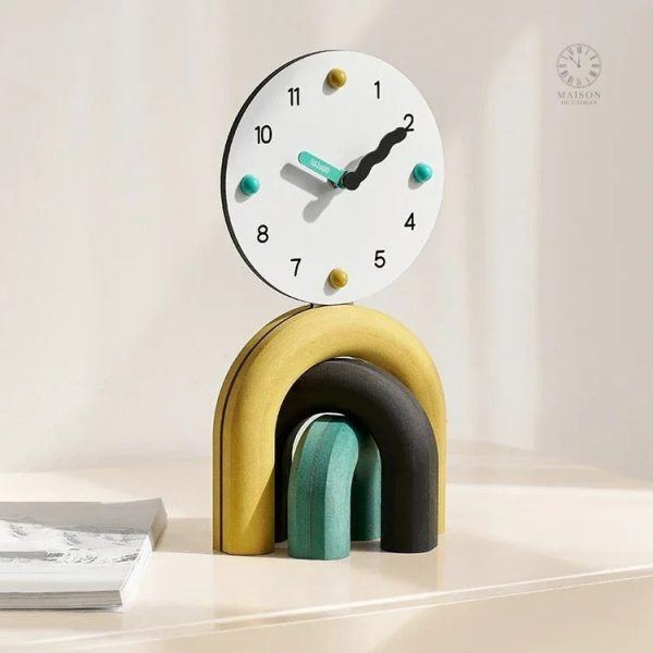 Horloge design coloré idéale pour salon ou bureau