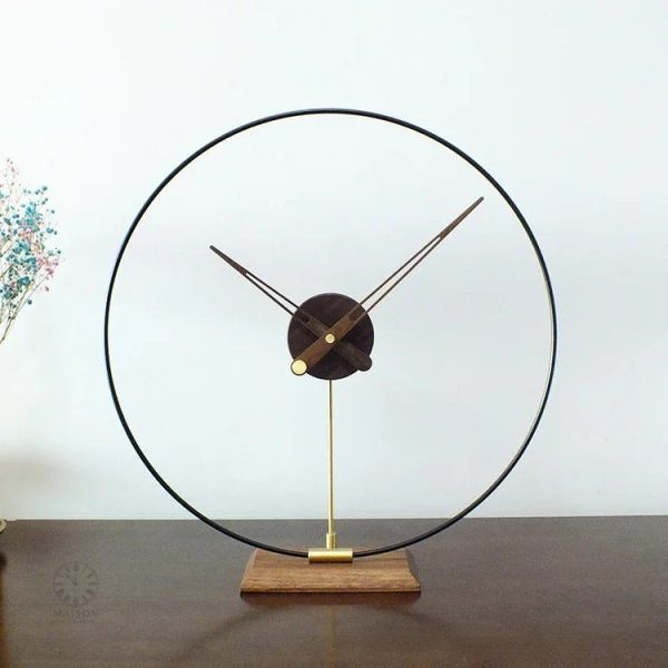 Horloge de table style luxe pour une décoration moderne