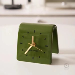 Horloge en céramique à poser élégante et moderne