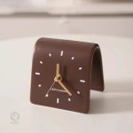 Horloge à poser en céramique pour un style raffiné