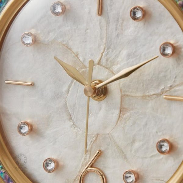 Accessoire horloger haut de gamme, horloge à poser design
