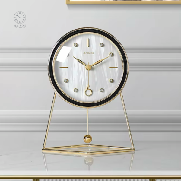 Horloge à poser au design raffiné et sophistiqué