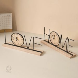 Accessoire décoratif : horloge à poser au look moderne
