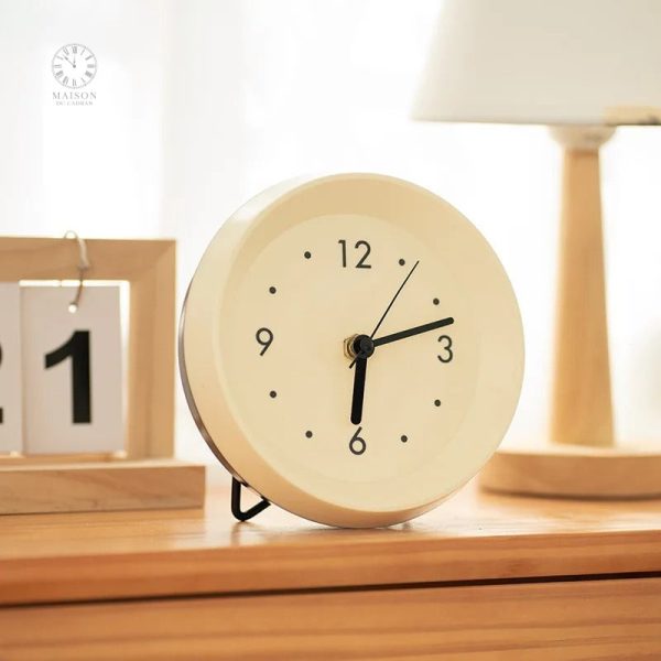 horloge-a-poser-nordique-1 Horloge à Poser Nordique au design épuré et moderne