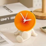 Horloge à poser au style contemporain et original