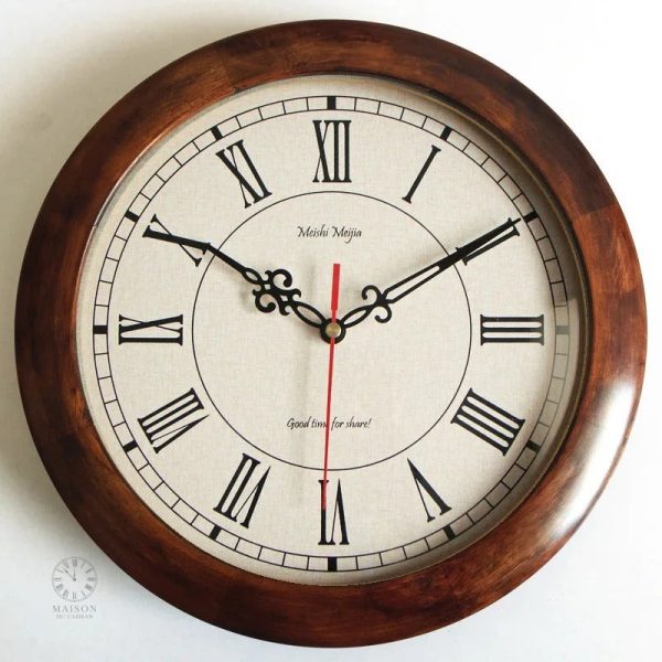 horloge-ancienne-1 Horloge ancienne au design classique et élégant