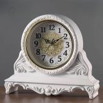 Horloge vintage en bois pour décoration intérieure raffinée