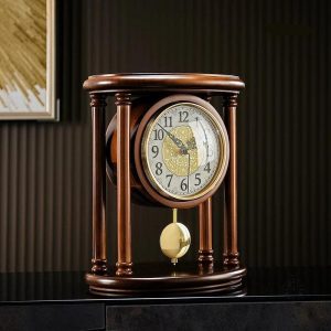 Horloge vintage en bois avec design classique