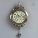 Horloge décorative en bronze, touche classique pour intérieur