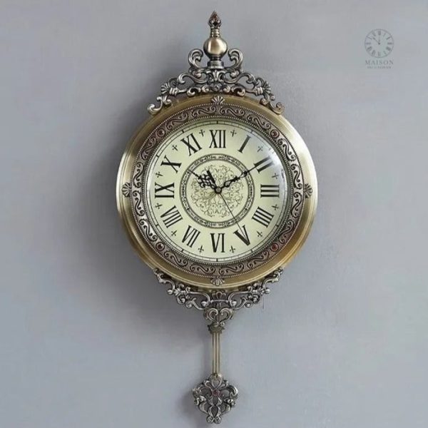 Horloge décorative en bronze, touche classique pour intérieur