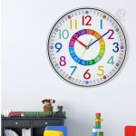 Horloge éducative colorée pour l'apprentissage du temps