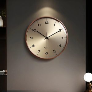 Horloge murale en bois au style contemporain