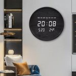 Horloge en bois avec affichage LED lumineux