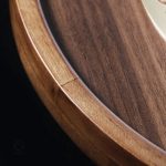 Horloge murale en bois alliant chaleur et modernité