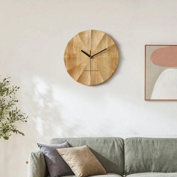 Horloge en bois, style contemporain et élégant