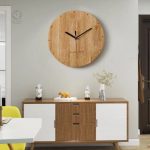 Horloge design bois, esthétique minimaliste et chic