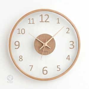 Horloge murale en bois au design élégant