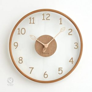 Horloge en bois naturel pour décoration intérieure