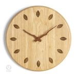 Horloge moderne en bois, parfaite pour un décor naturel