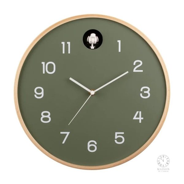 Horloge en bois minimaliste pour un intérieur chic