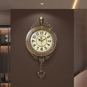 Horloge rétro en bronze, style classique et intemporel