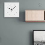 Horloge Carrée blanche au design contemporain