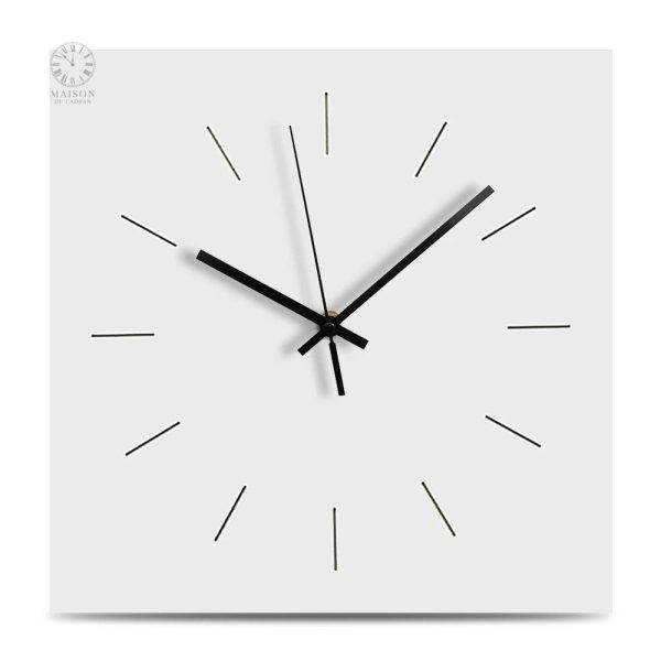 Horloge carrée moderne avec fond blanc épuré