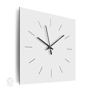 Horloge blanche minimaliste au style carré